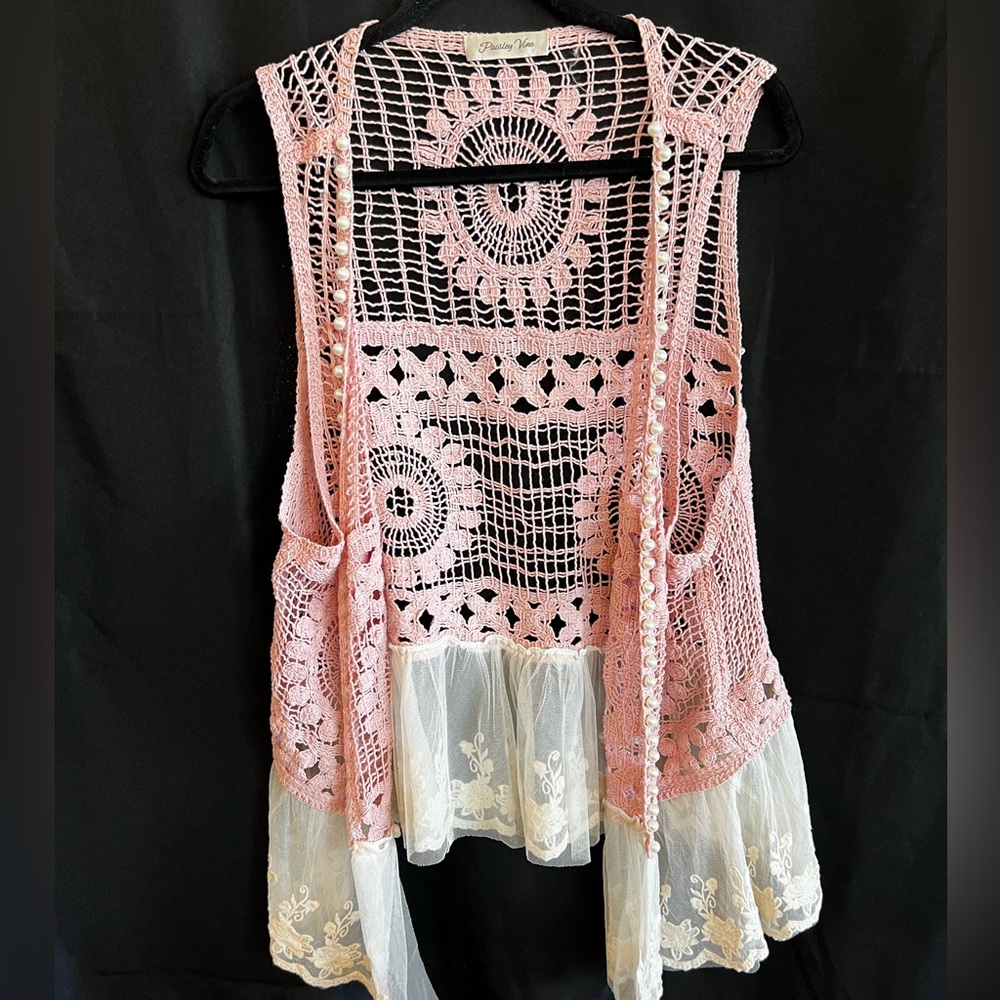 🌸 Paisley Vine Pink Crocheted Cardigan – One Size 🌸 - Picture 2 of 9